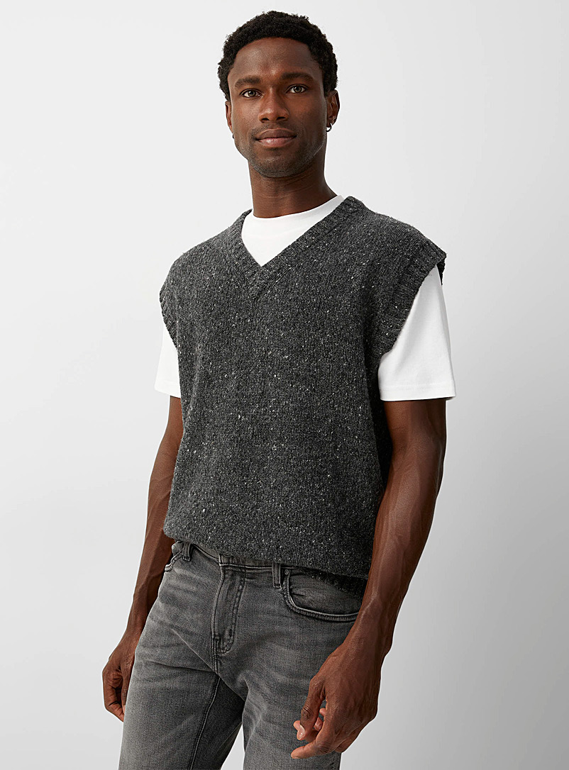 Le 31 Charcoal Donegal knit sweater vest for men