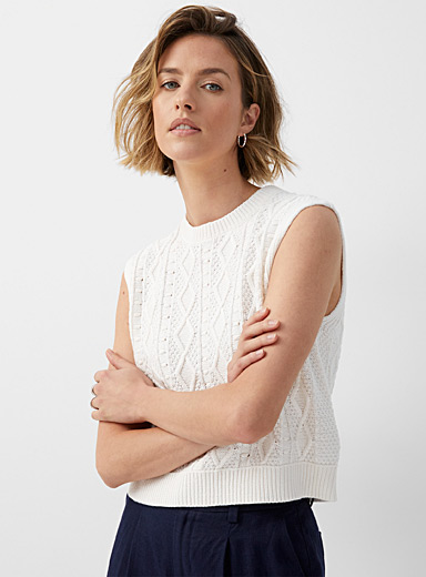 Contemporaine Ivory White Diamond cables cropped sweater vest for women