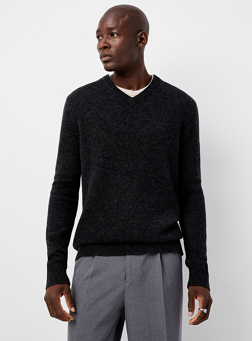 Le 31 Charcoal V-neck sweater Recycled lambswool for men