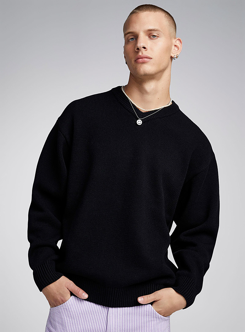 Djab Black Loose V-neck sweater for men