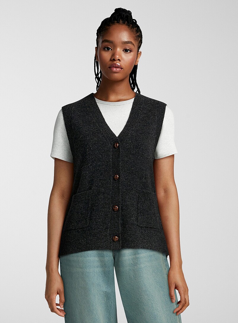 Wooden buttons vest Recycled lambswool | Twik | Sweater Vests