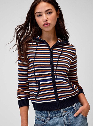 Le cardigan zipp&eacute; rayures et capuche