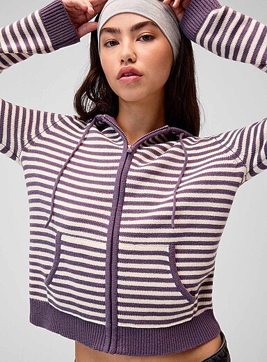 Le cardigan zipp&eacute; rayures et capuche