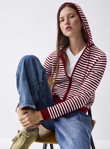 Le cardigan zipp&eacute; rayures et capuche