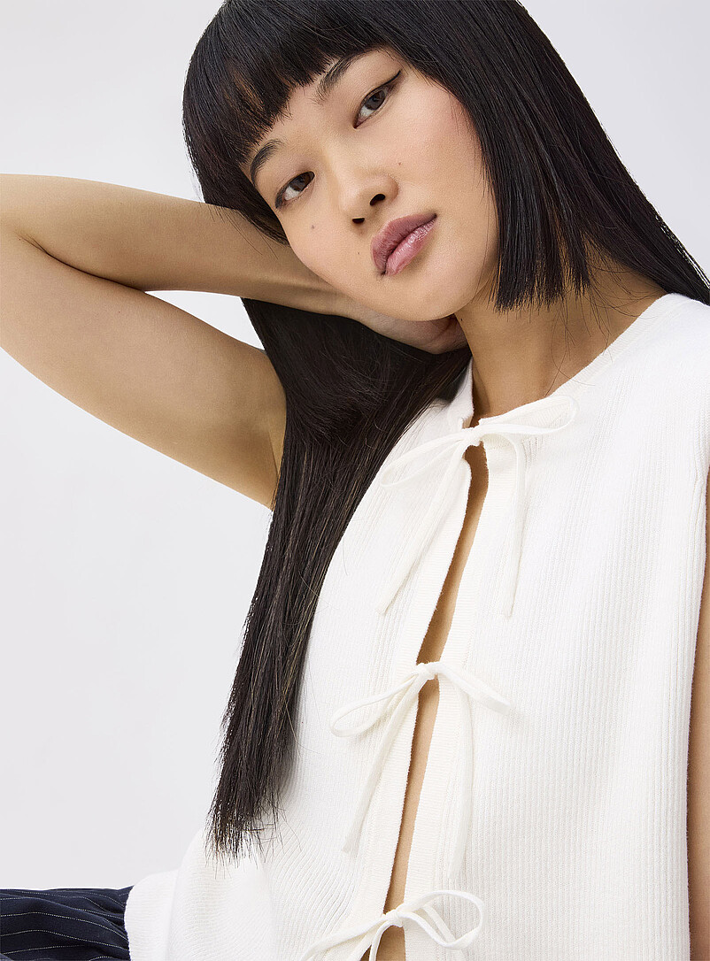 Twik White Three bows sweater vest for women
