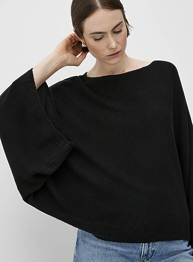 Luxurious wool and cashmere poncho