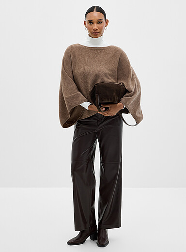 Luxurious wool and cashmere poncho