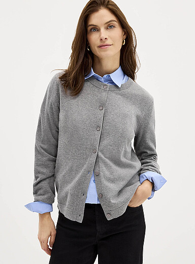 Fine-knit solid essential cardigan