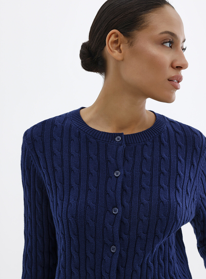Contemporaine: Le cardigan carr&eacute; c&acirc;bles torsad&eacute;s pur coton Vert bouteille - Sapin pour femme