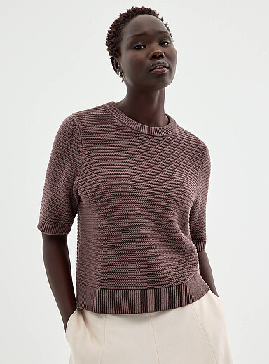 Contemporaine: Le chandail carr&eacute; textur&eacute; Taupe pour femme