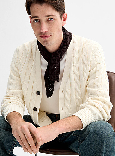Le cardigan tricot c&acirc;bles 