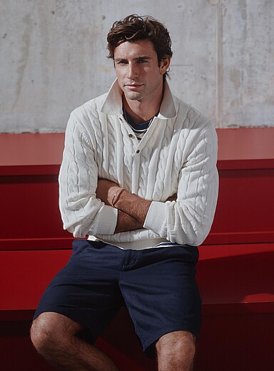 Le polo tricot c&acirc;bles torsad&eacute;s