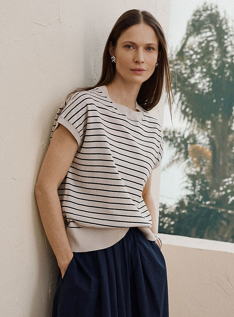 Contemporaine: Le chandail ray&eacute; manches cape pur coton Rouge &agrave; motifs pour femme