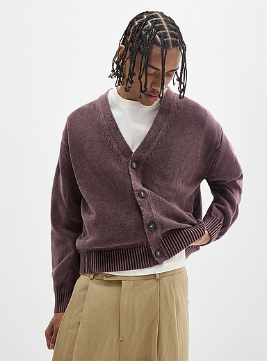Le cardigan d&eacute;lav&eacute; court