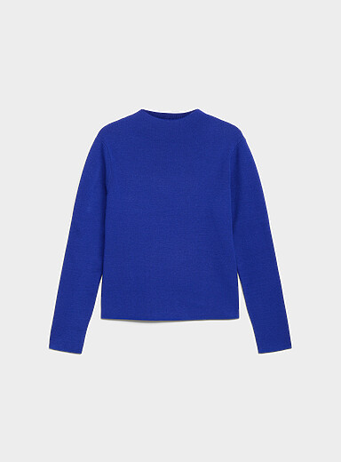 Le chandail fin tricot col montant