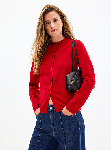 Le cardigan cintr&eacute; uni col chemin&eacute;e