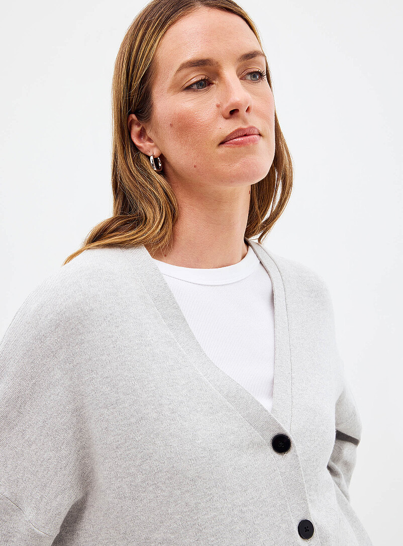 Contemporaine: Le cardigan carr&eacute; col V pur coton Taupe pour femme