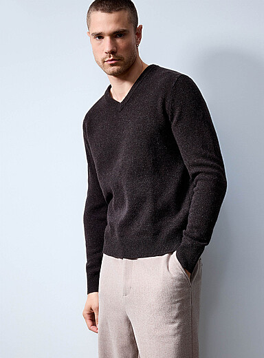 Le 31 Chocolate/Espresso V-neck sweater <b>Recycled lambswool</b> for men
