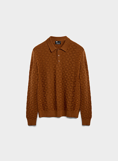 Le polo tricot jacquard g&eacute;om&eacute;trique