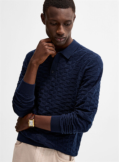 Le polo tricot jacquard g&eacute;om&eacute;trique