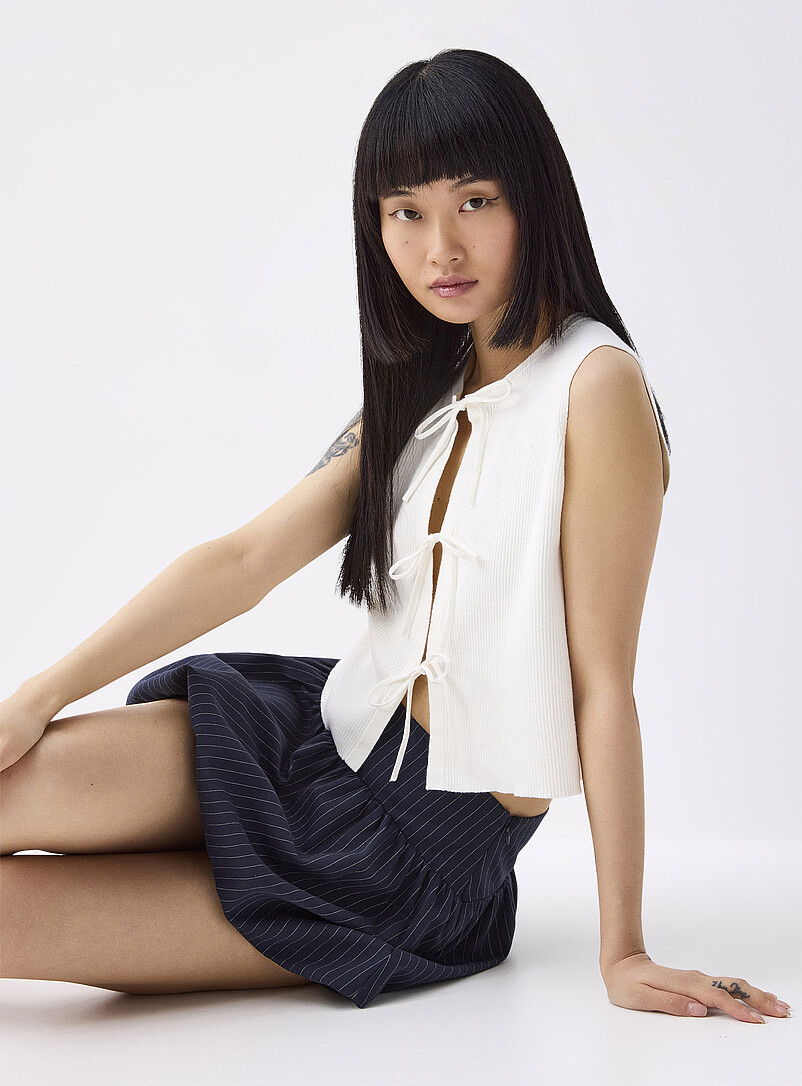 Three Bows Sweater Vest