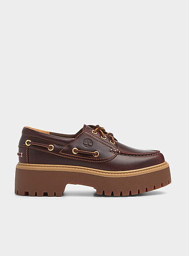 Timberland: La chaussure bateau crant&eacute;e Stone Street en cuir Femme Brun noisette pour femme