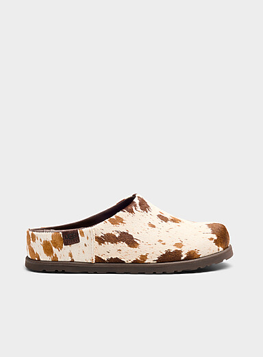 UGG: La pantoufle sabot cuir poilu Otzo vache  Femme Brun &agrave; motifs pour femme