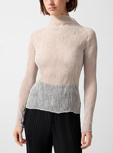Issey Miyake: Le haut col montant Chiffon Twist Gris clair pour femme