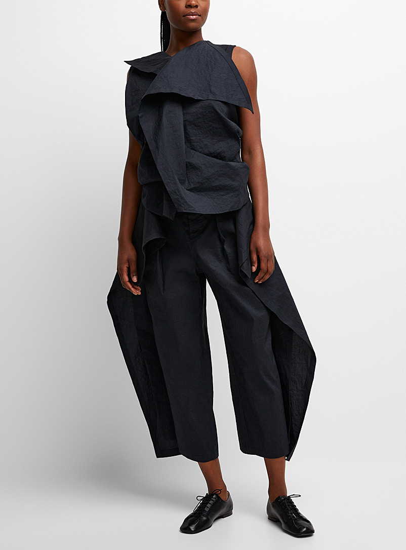 Issey Miyake: Le pantalon Twisted Noir pour femme
