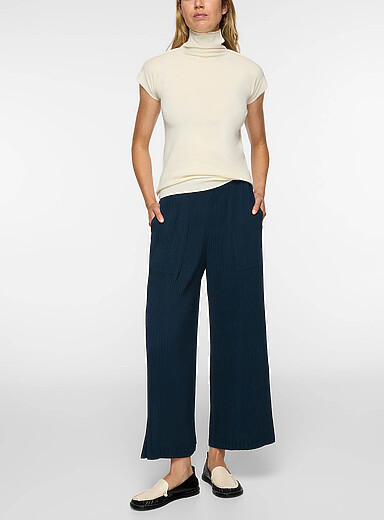Issey Miyake Navy/Midnight Blue Hatching pleated wide-leg pant for women