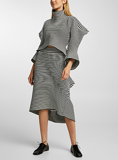 Issey Miyake Black Counterpoint ribbed skirt for women