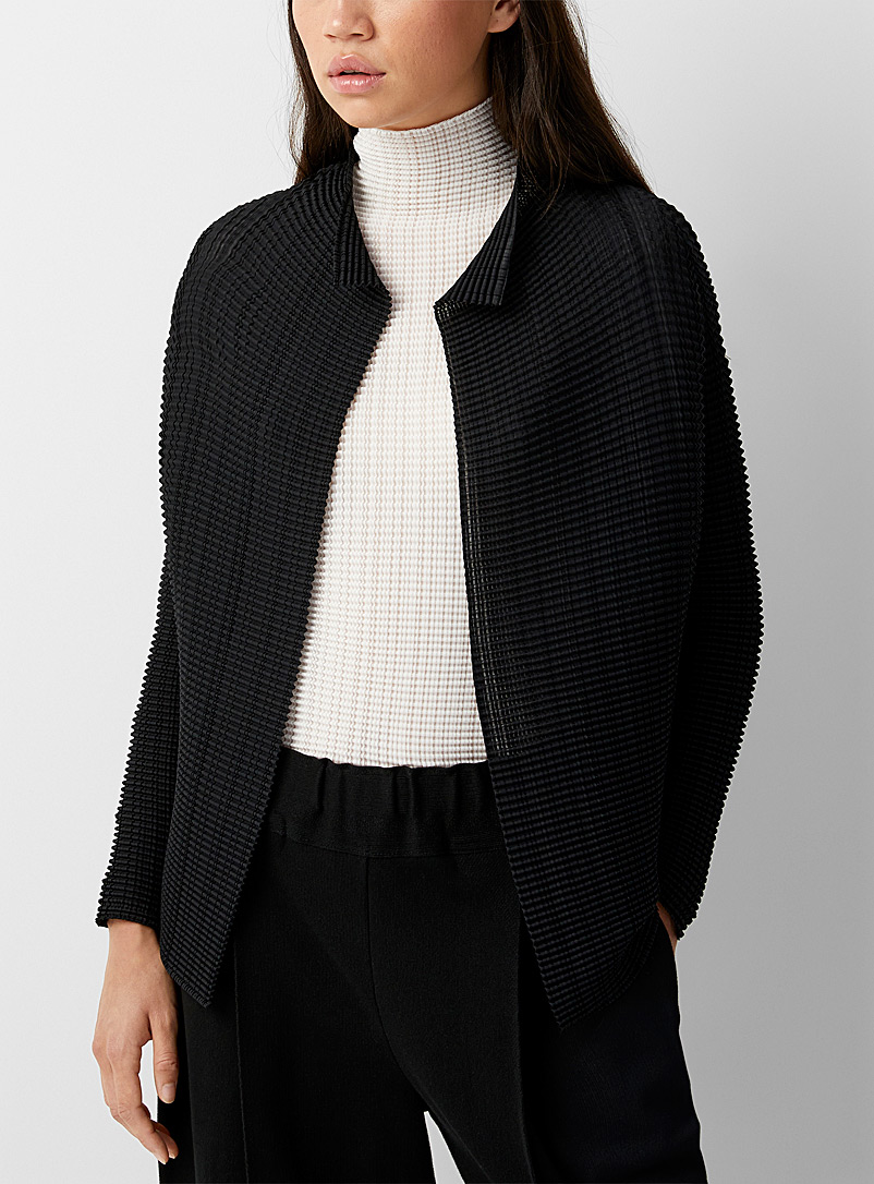 Issey Miyake: Le cardigan Wooly Pleats Noir pour femme