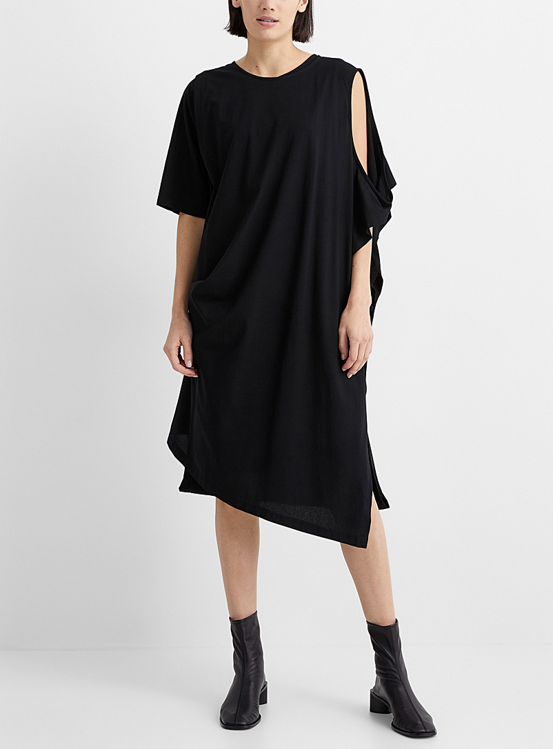 Issey Miyake: La robe jersey épaule ajourée Noir pour femme