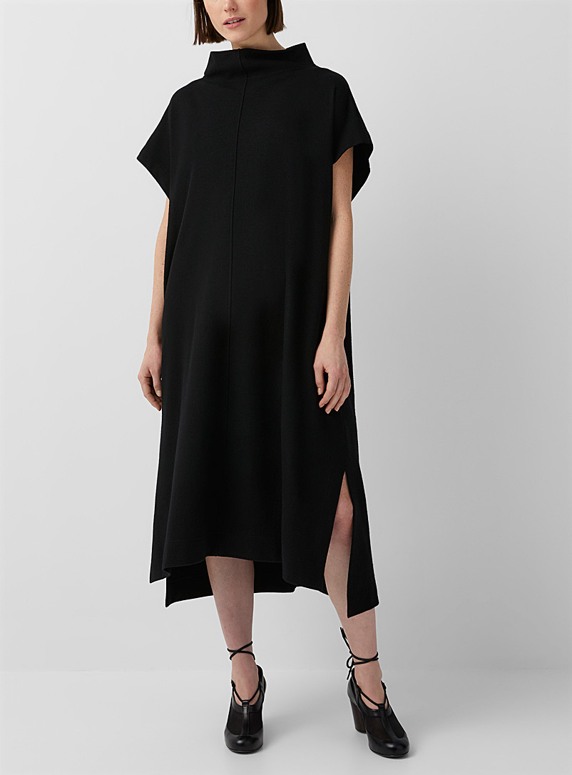 Issey Miyake: La robe en laine à col montant Noir pour femme