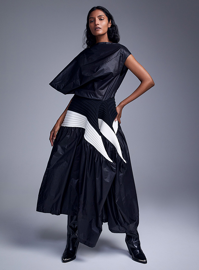 Issey Miyake: La robe Square Scheme Noir pour femme