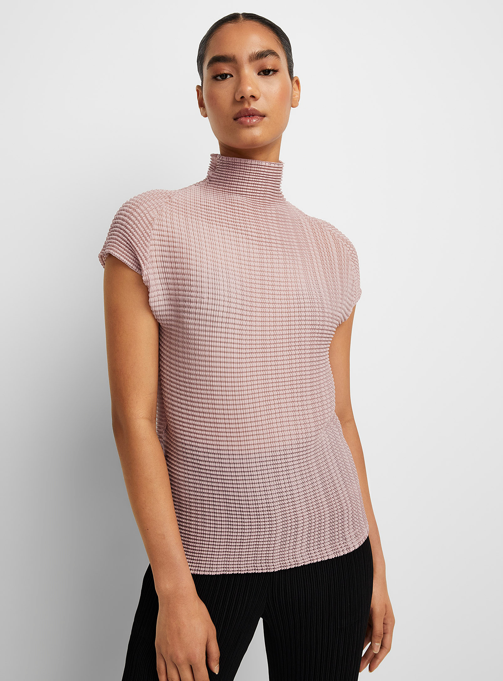 Issey Miyake Wooly Pleats Mock-neck Top In Pink