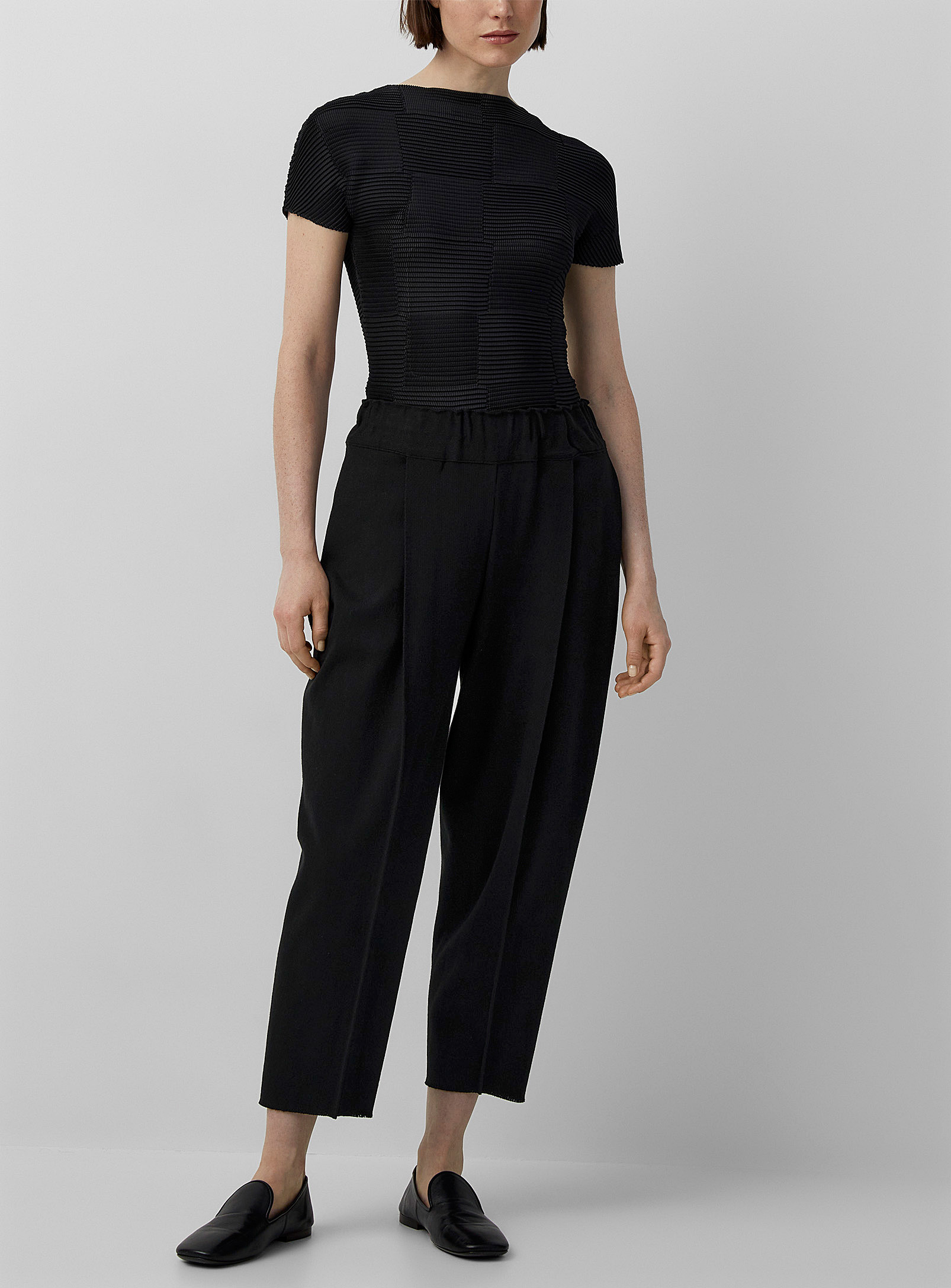 Issey Miyake Campagne Pleated Pant In Black