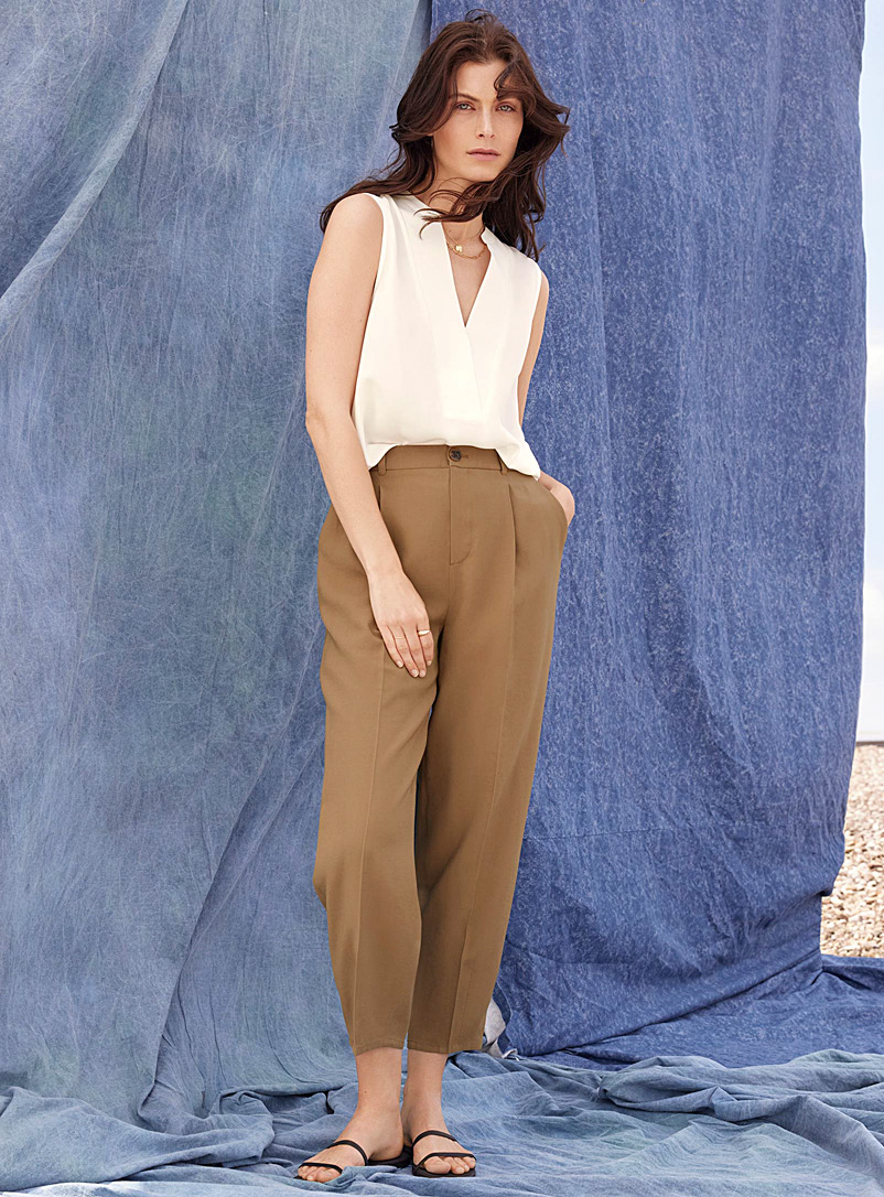 Contemporaine Toast Soft twill barrel pant for women