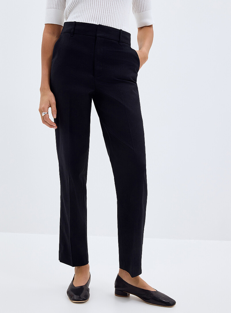 Contemporaine: Le pantalon Universel lin-coton <b>Coupe : jambe semi-ajust&eacute;e, taille mi-haute</b> Noir pour femme
