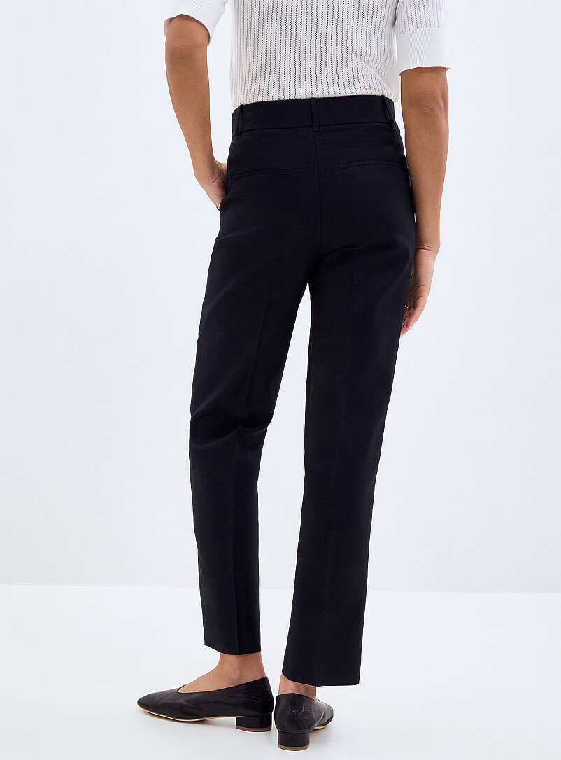 Contemporaine: Le pantalon Universel lin-coton <b>Coupe : jambe semi-ajust&eacute;e, taille mi-haute</b> Noir pour femme