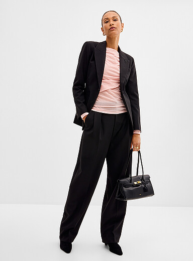 Contemporaine: Le pantalon plis doubles touche de laine <b>Coupe : jambe large, taille haute</b> Noir pour femme
