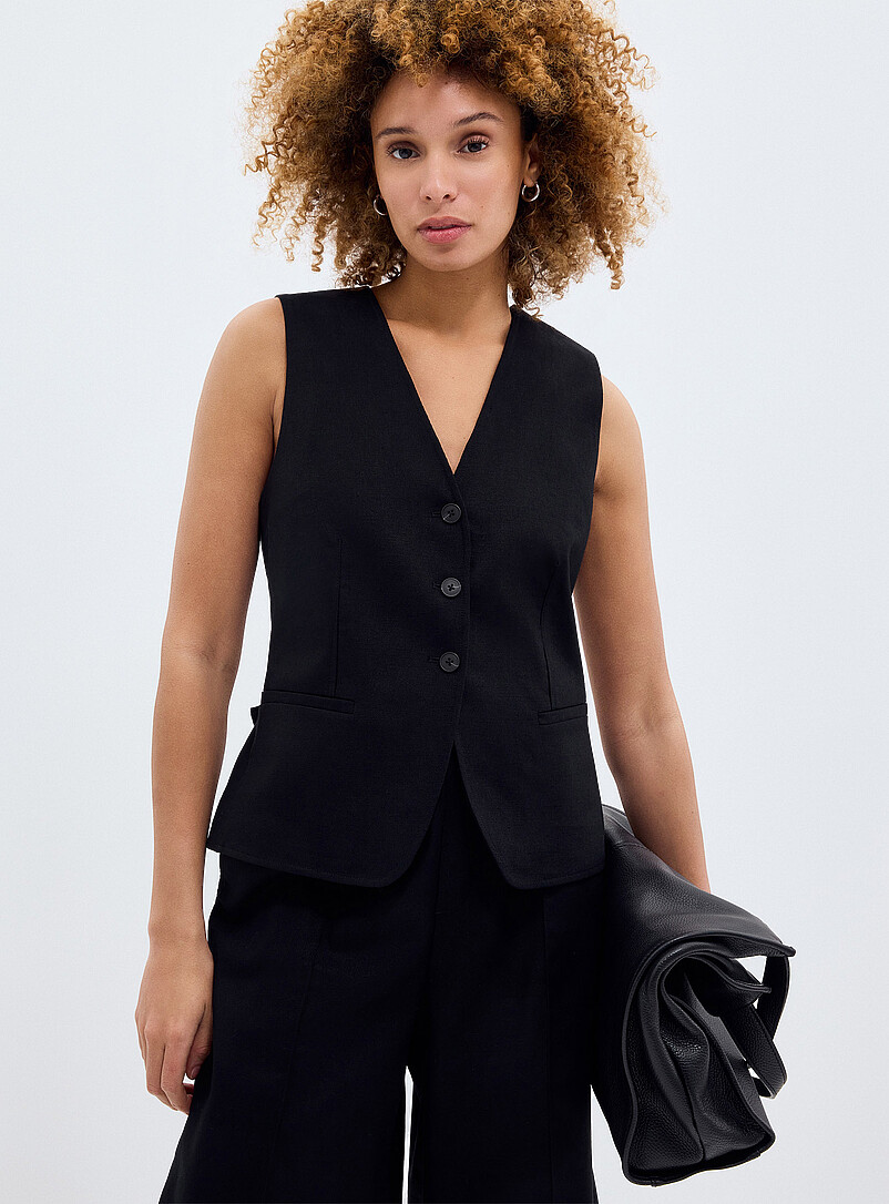 Linen-Cotton V-Neck Vest