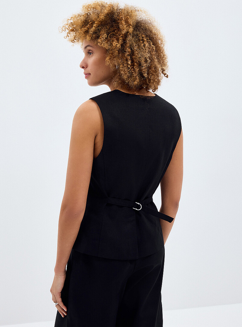 Linen-cotton V-neck vest product image 2
