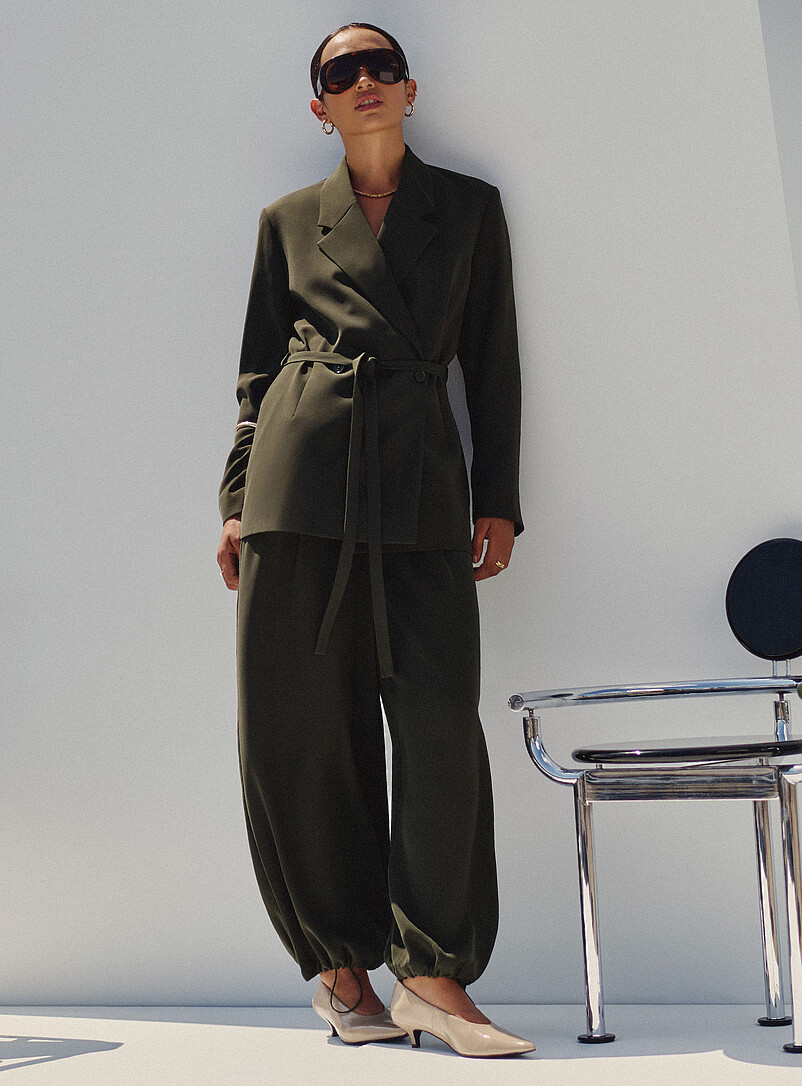 Flowy Drawcord-Ankle Pant Fit: Ultra-Wide Leg, High Rise