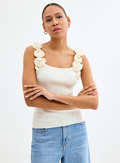 La camisole tricot bretelles &agrave; fleurs