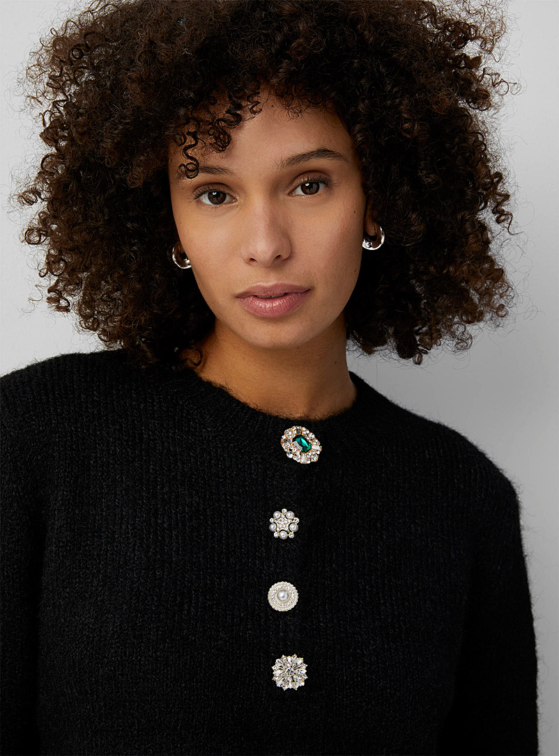 Contemporaine: Le chandail duveteux boutons bijoux Noir pour femme