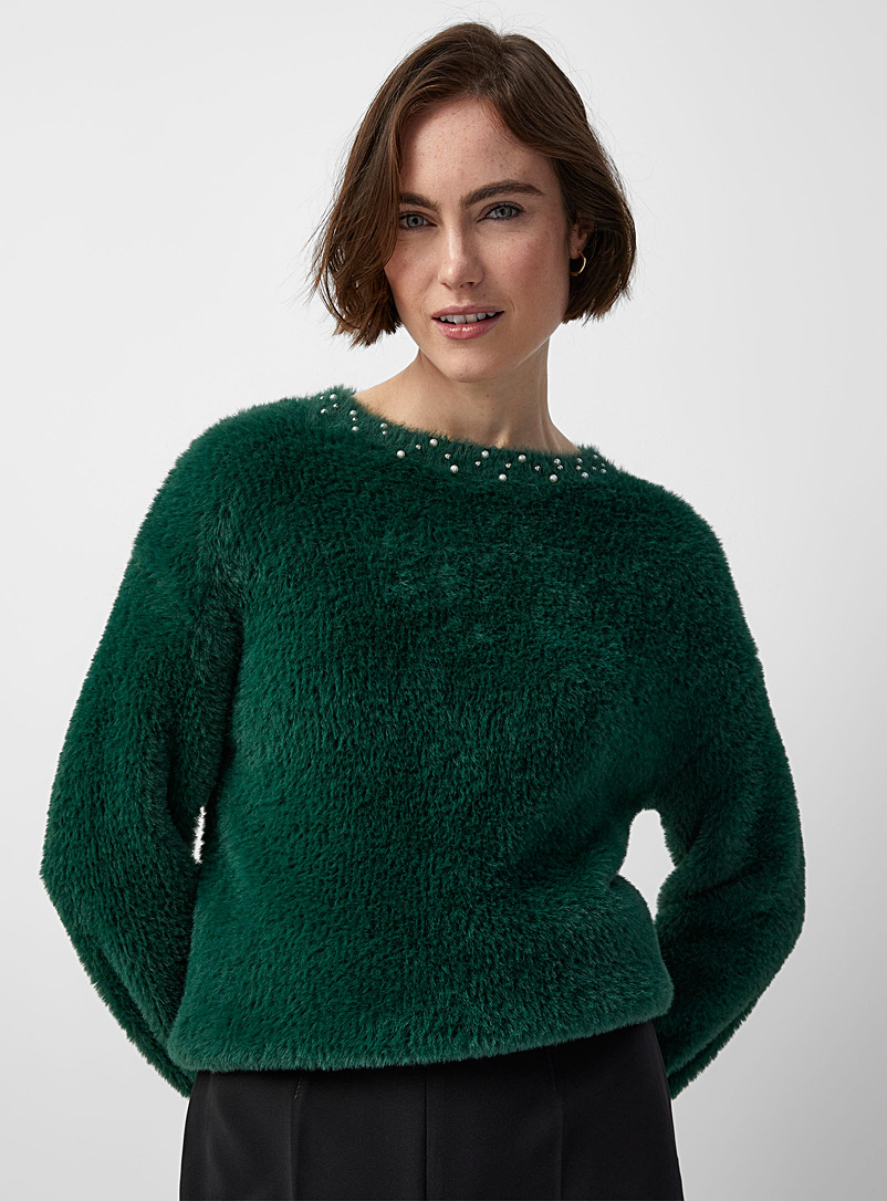 https://imagescdn.simons.ca/images/12661-141923-31-A1_2/pearly-collar-chenille-sweater.jpg?__=3