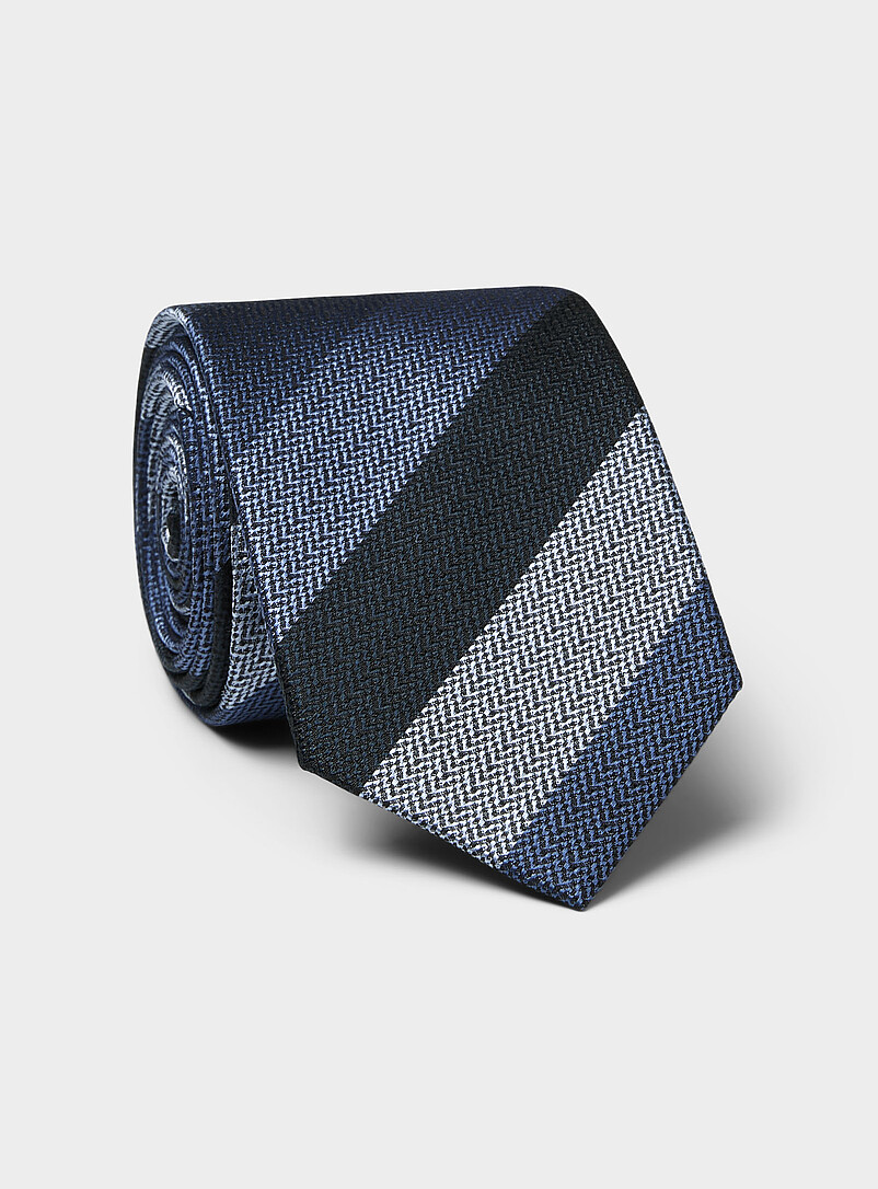 Cravate LANVIN En Soie Grise Rayée - Occasion En Excellent état, Pour Homme, Classique Et élégante