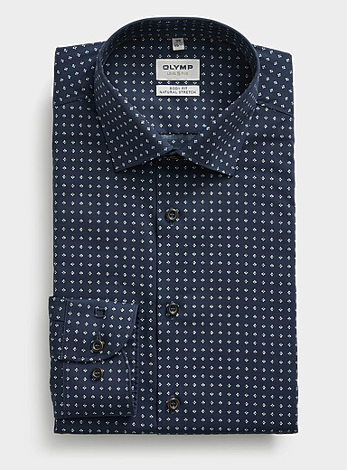 La chemise marine pois g&eacute;o <b>Coupe moderne</b>