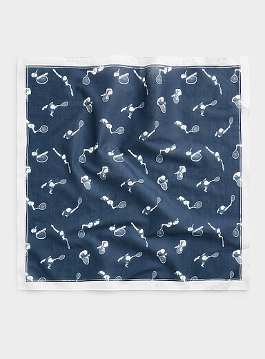 Tennis player scarf